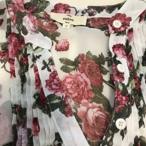 Summer blouse - Picture 2 of 3